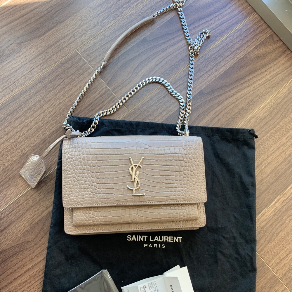 Limited color YSL bag, looks like a new no signs of wear